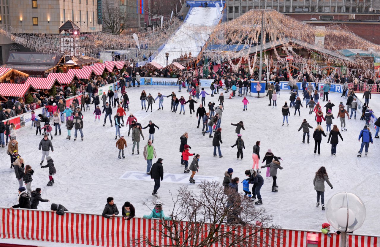 Eislaufsaison im Revier – zauberhafte Schlittschuhbahnen - DerWesten.de