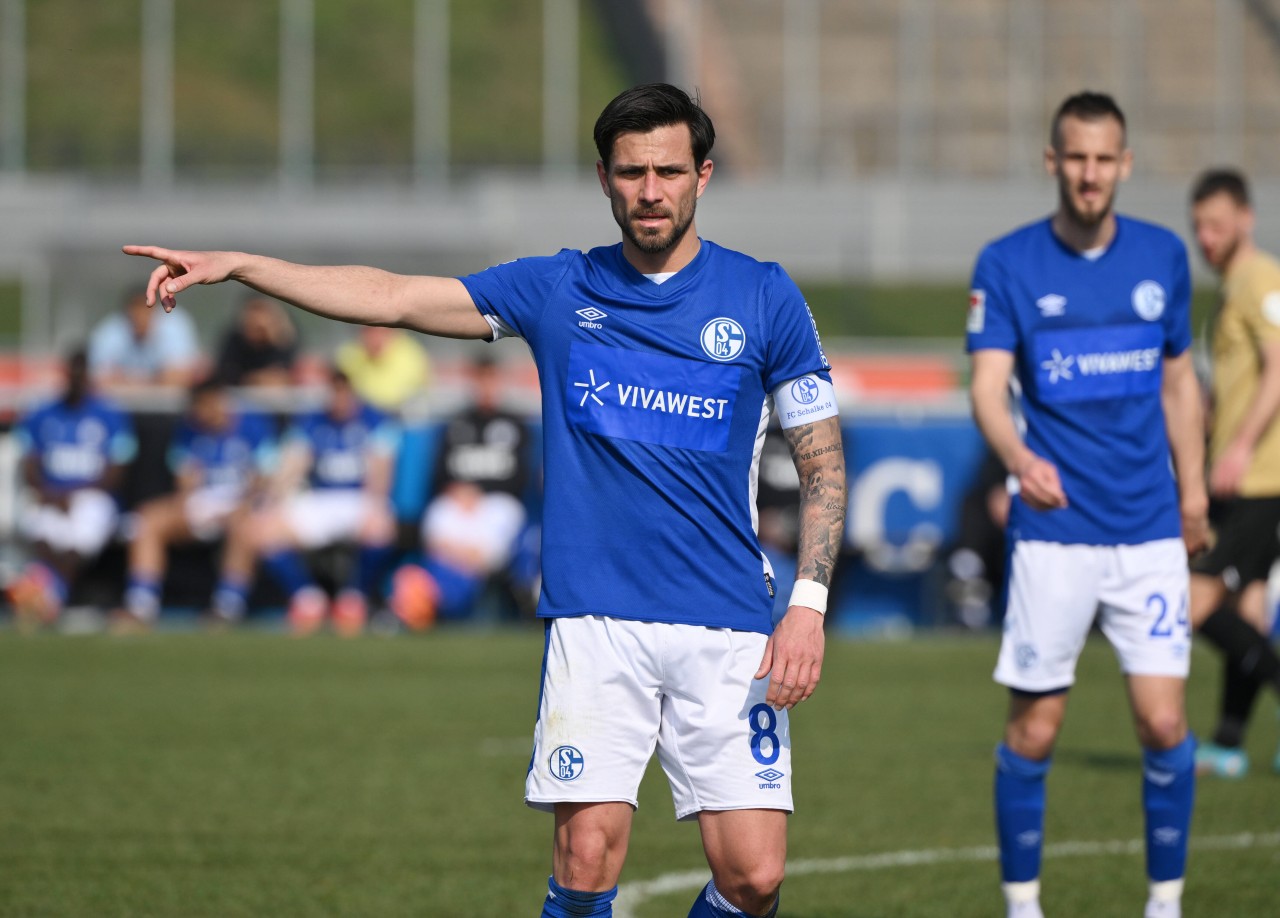 Danny Latza wurde im Testspiel des FC Schalke 04 auf Schritt und Tritt verfolgt.