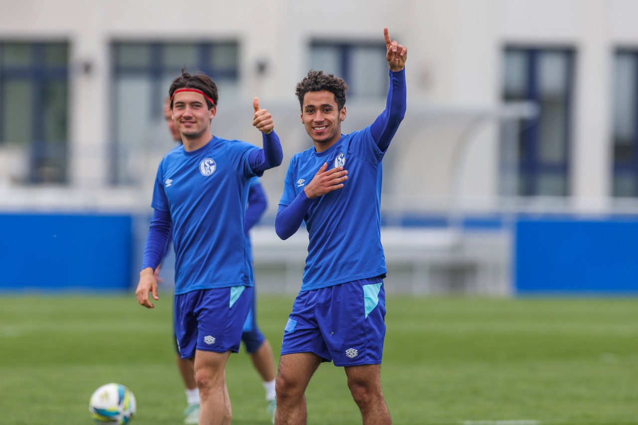 Die Talente Mikail Maden (l.) und Marouane Balouk (r.) waren im Training des FC Schalke 04.