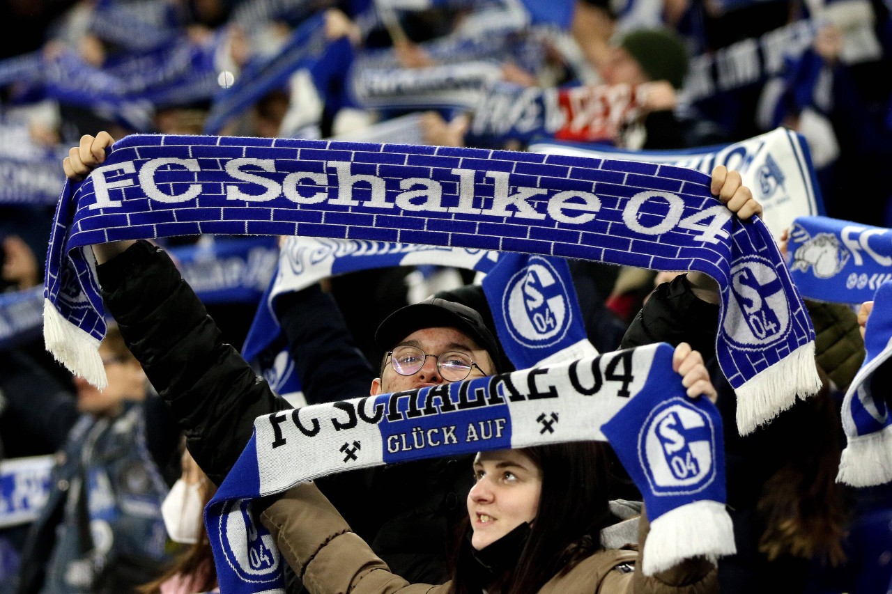 Der FC Schalke 04 lässt mehr Fans ins Stadion!
