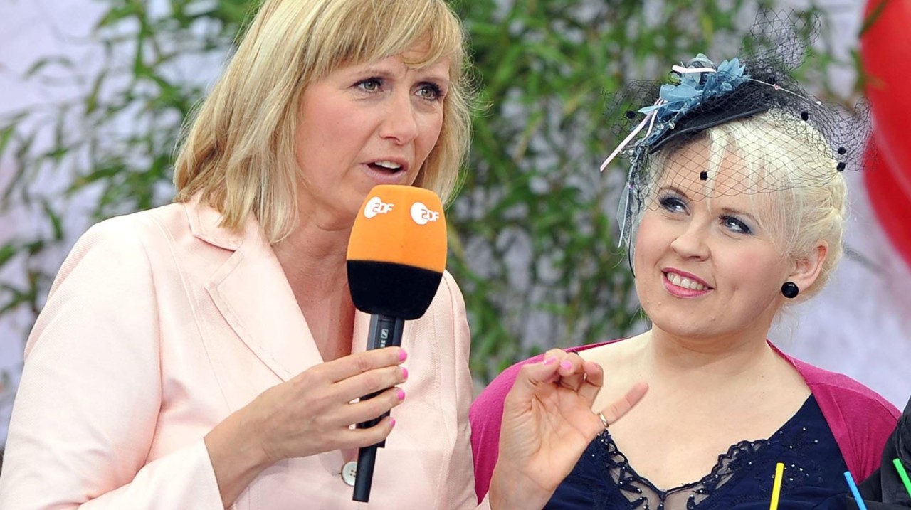 Andrea Kiewel mit Maite Kelly beim ersten „Fernsehgarten“ im Jahr 2010.