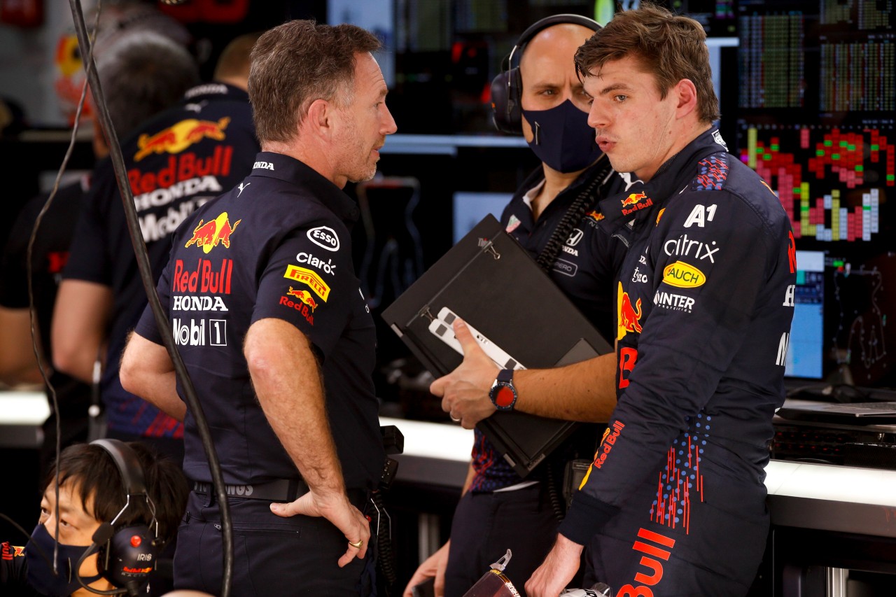Formel 1: Für die neue Saison stehen bald die ersten Testfahrten an. Red Bull ist in großer Sorge.