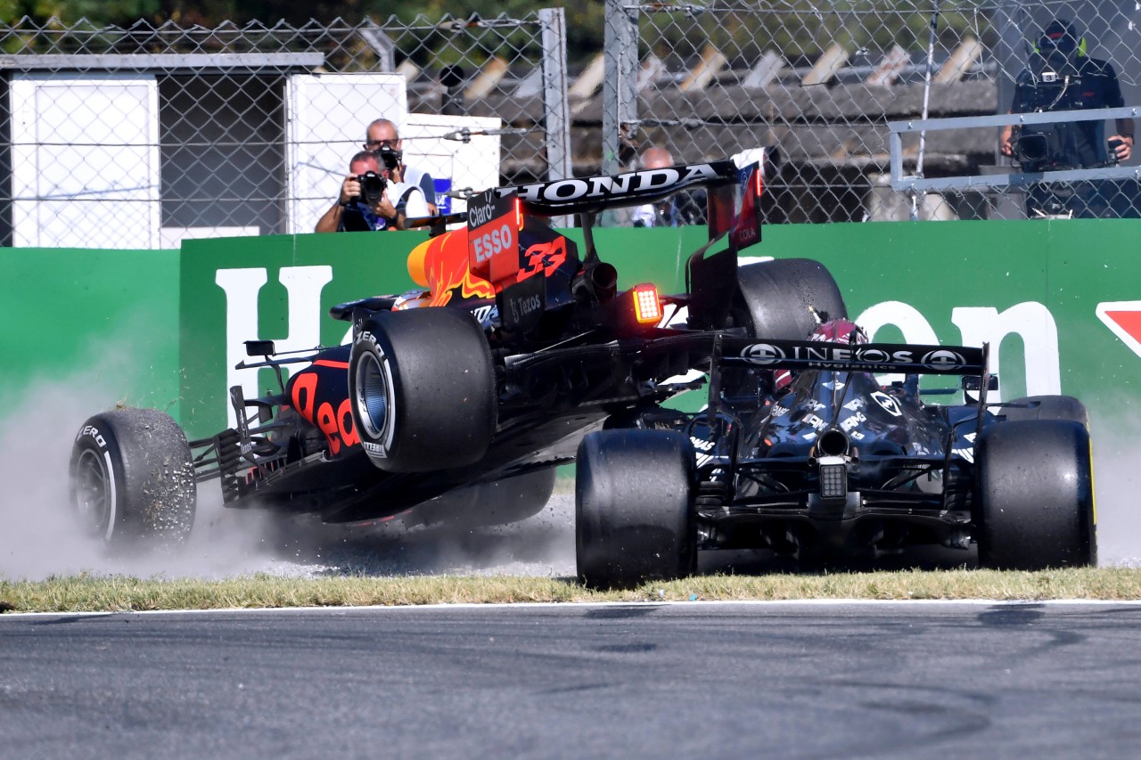 Formel 1: Lewis Hamilton und Max Verstappen crashen erneut.
