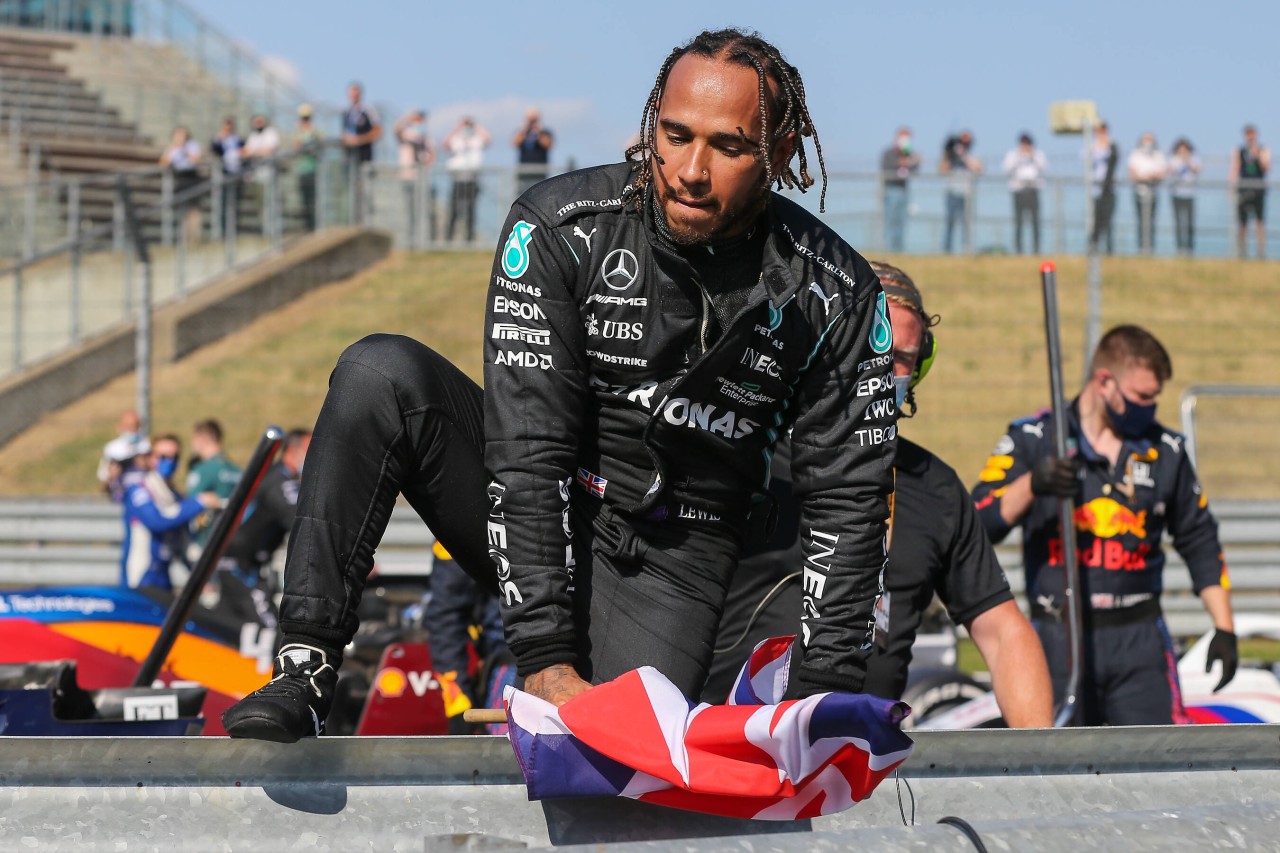 Formel 1: Lewis Hamilton bleibt bis 2023 bei Mercedes.