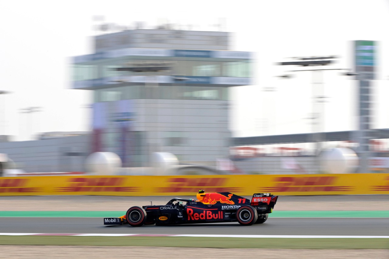 Wer holt sich die Pole Position für das Rennen in Katar? Red Bull hat indessen Probleme am Auto.