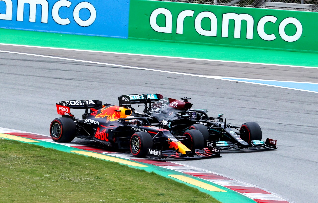 Formel 1: Mercedes und Red Bull bekriegen sich auch abseits der Strecke.