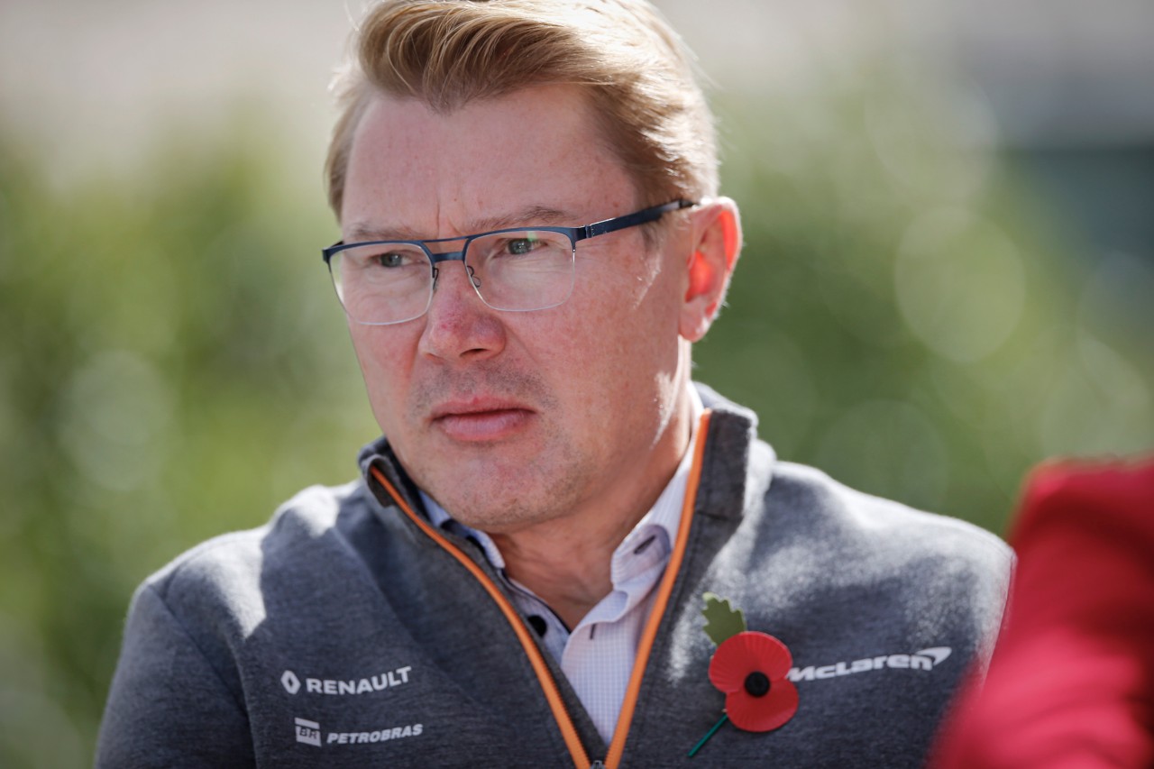 Formel-1-Legende Mika Häkkinen hat eine klare Meinung zur Cockpit-Frage bei Mercedes.