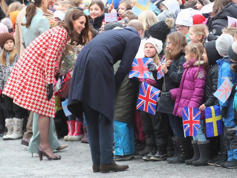 Kate und William schenken ihren kleinen Fans viel Aufmerksamkeit. 