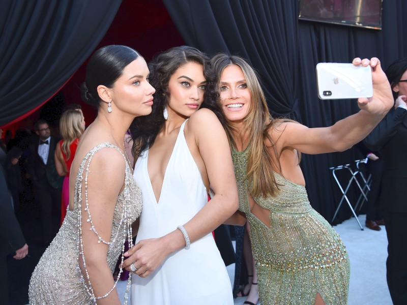 Stars im Selfie-Modus: Adriana Lima, Shanina Shaik und Heidi Klum.