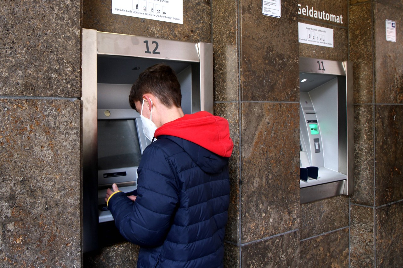 Einige Gebühren von Banken sind schon bald Geschichte. (Symbolbild)