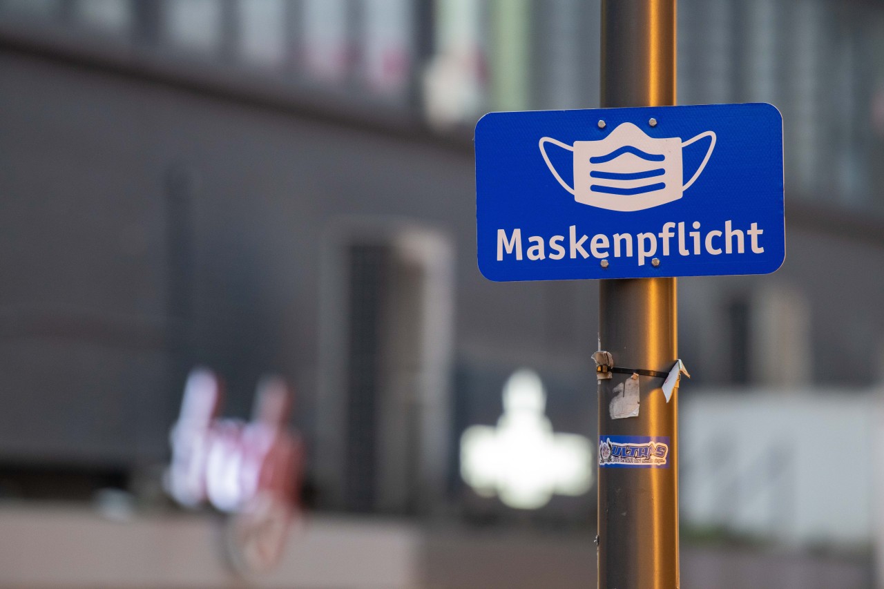 Die Maskenpflicht wird an vielen Stellen in Gelsenkirchen aufgehoben. (Symbolbild)