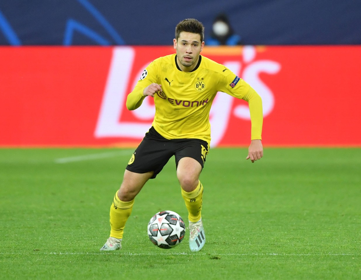 Beim Sprinten fehlt ihm oft der Halt: Raphael Guerreiro von Borussia Dortmund.