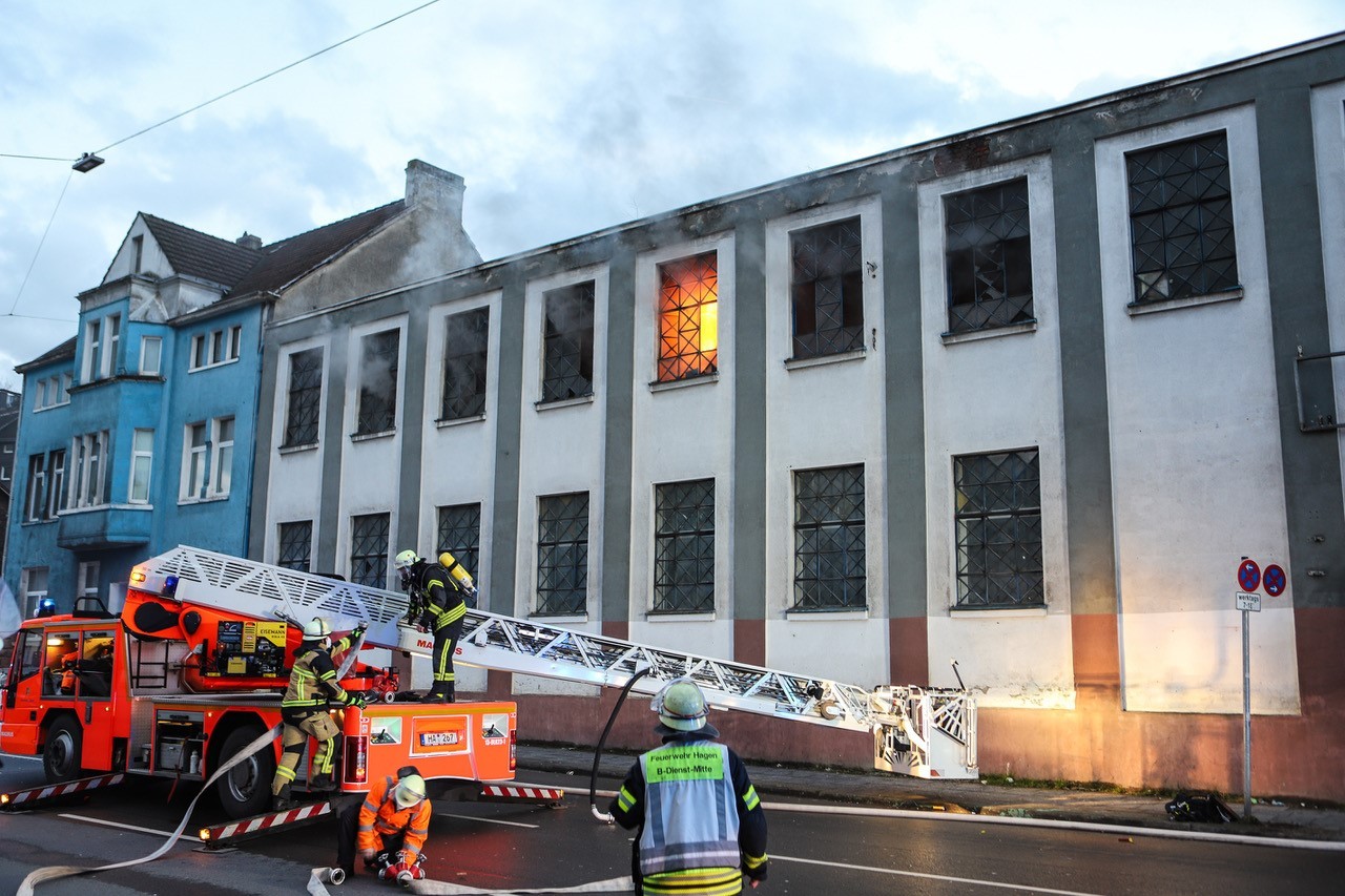 Hagen: Die Feuerwehr löschte am Freitagabend einen Brand in Eilpe.