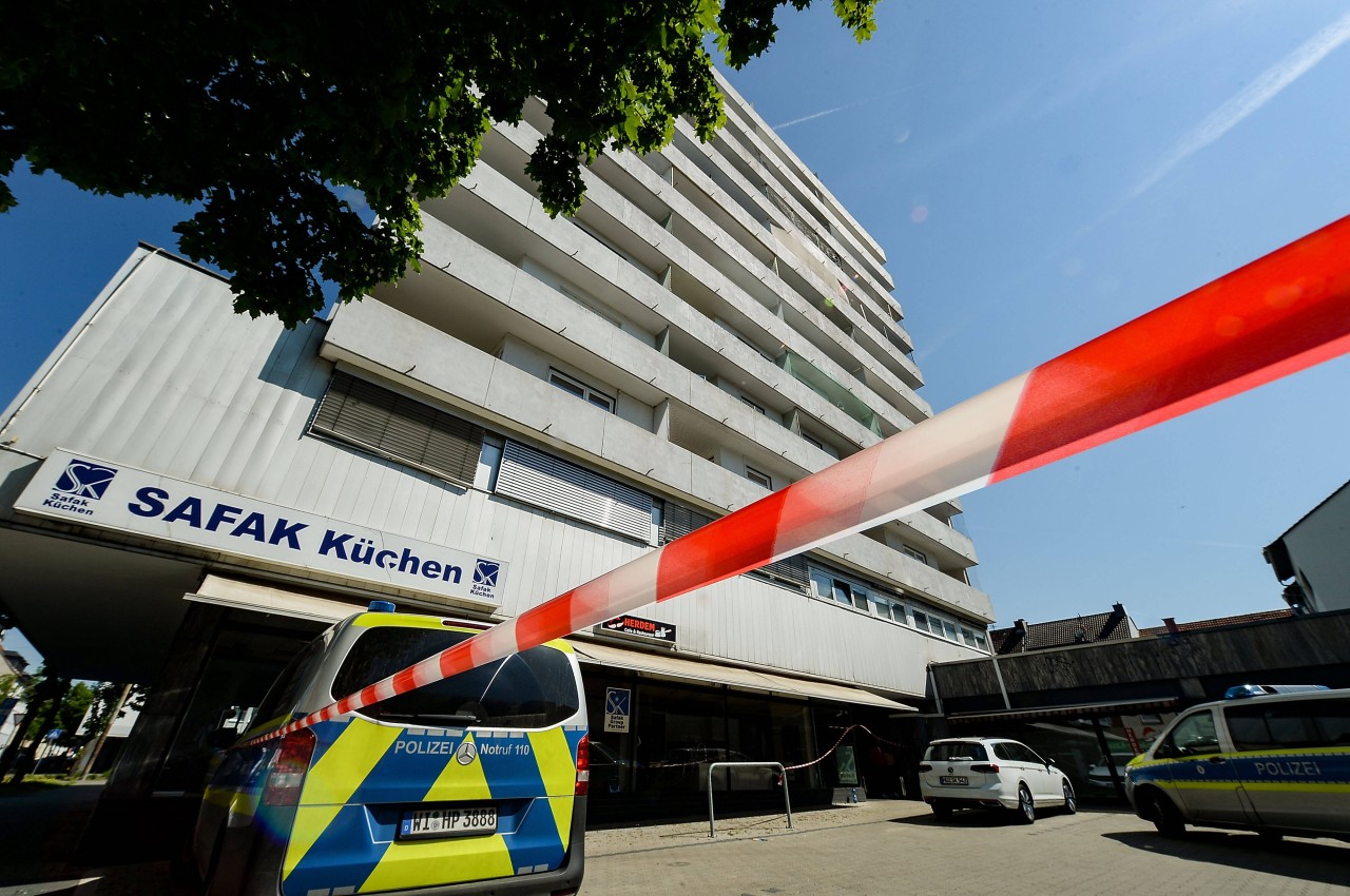 Einen Tag nach der schockierenden Tod eines Geschwister-Paares aus Hanau nennt die Polizei schreckliche Details! 