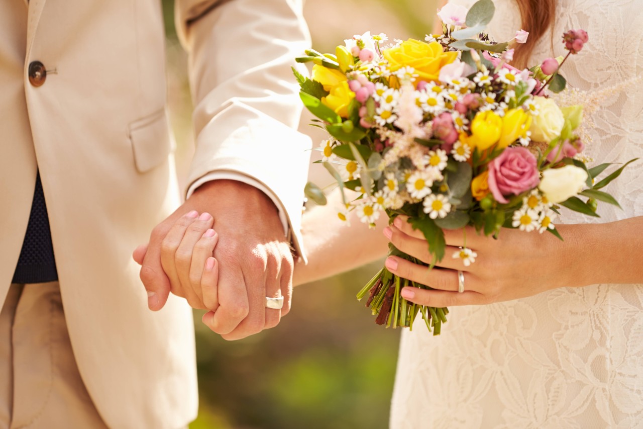 Eine Braut will bei ihrer Hochzeit die Freundin des Bruders nicht sehen. (Symbolbild)