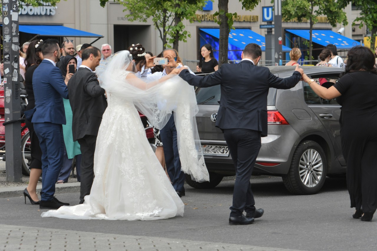 Wegen einer Hochzeit in Dortmund musste am Sonntagabend die Polizei ausrücken. (Symbolbild)
