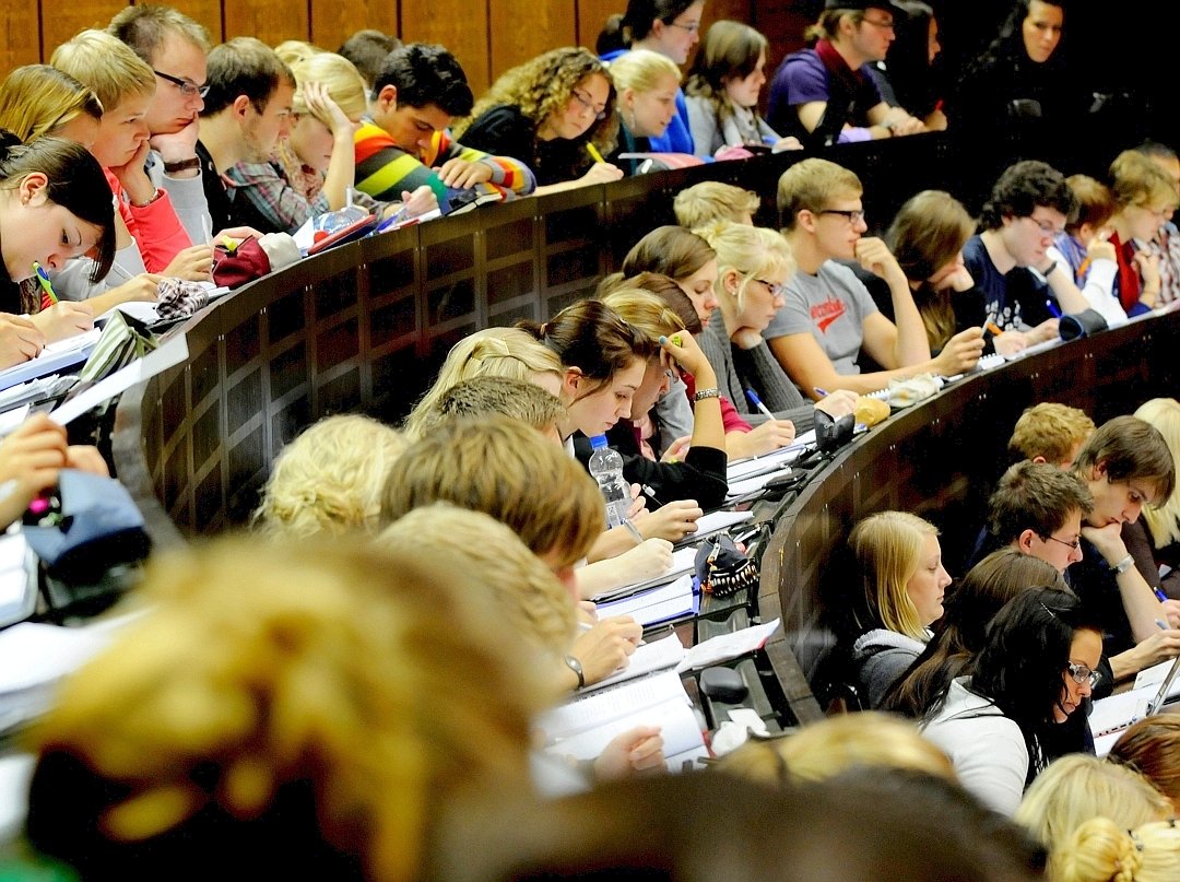 Hörsaalsituation der Studenten in Essen-kNCE--198x148@DERWESTEN.jpg