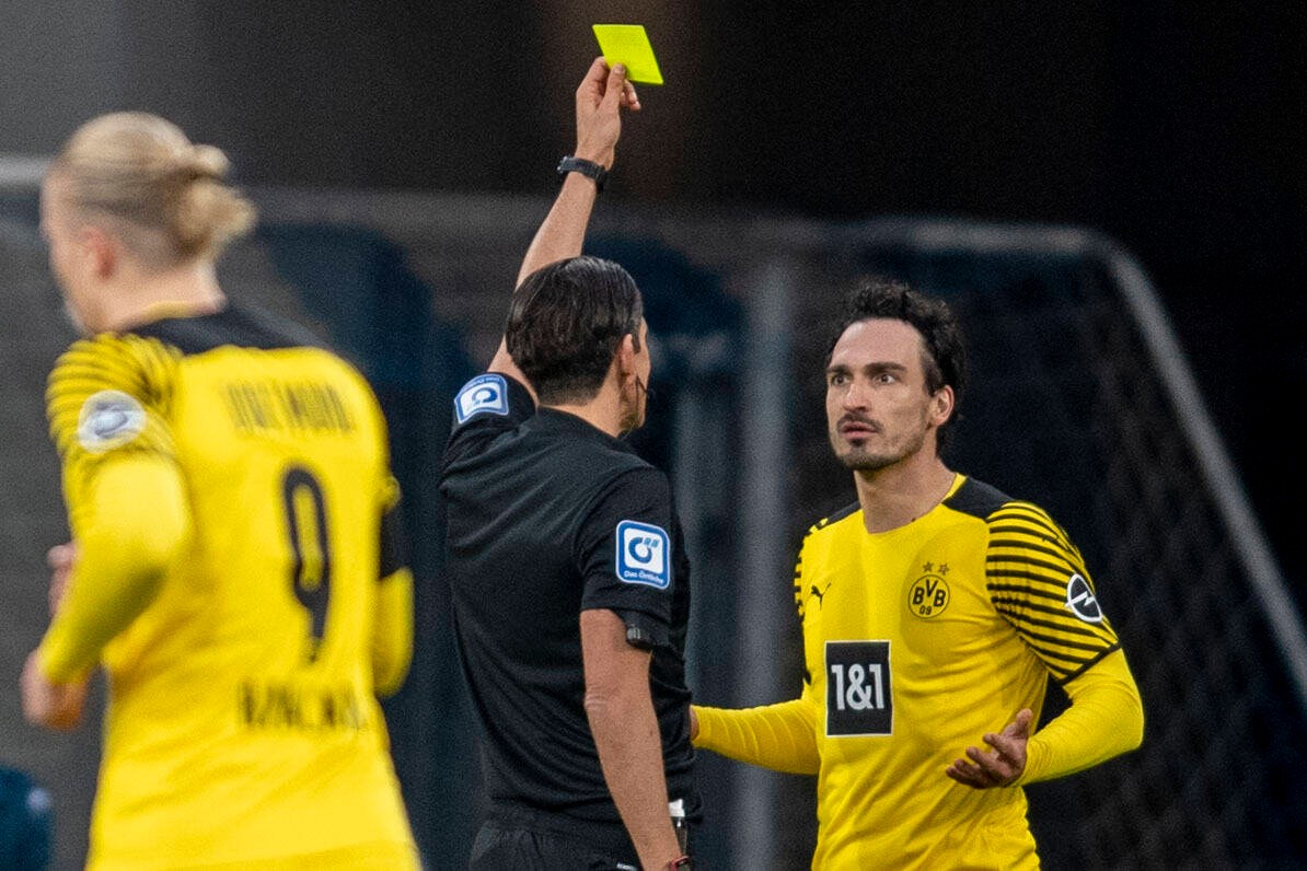 In seinem 422. Spiel für Borussia Dortmund sah Hummels auch Gelb.