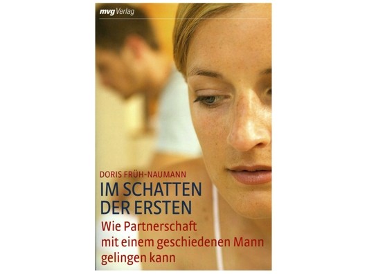 Das Buch „Im Schatten der Ersten“. MVG-Verlag