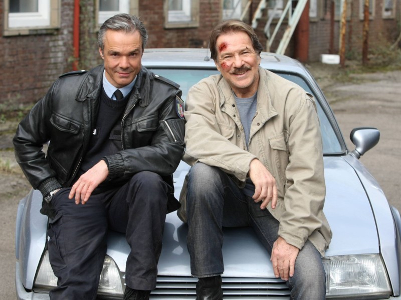 Im Schimanski-Film Schuld und Sühne 2010 spielt Götz George gemeinsam mit Hannes Jaenicke.