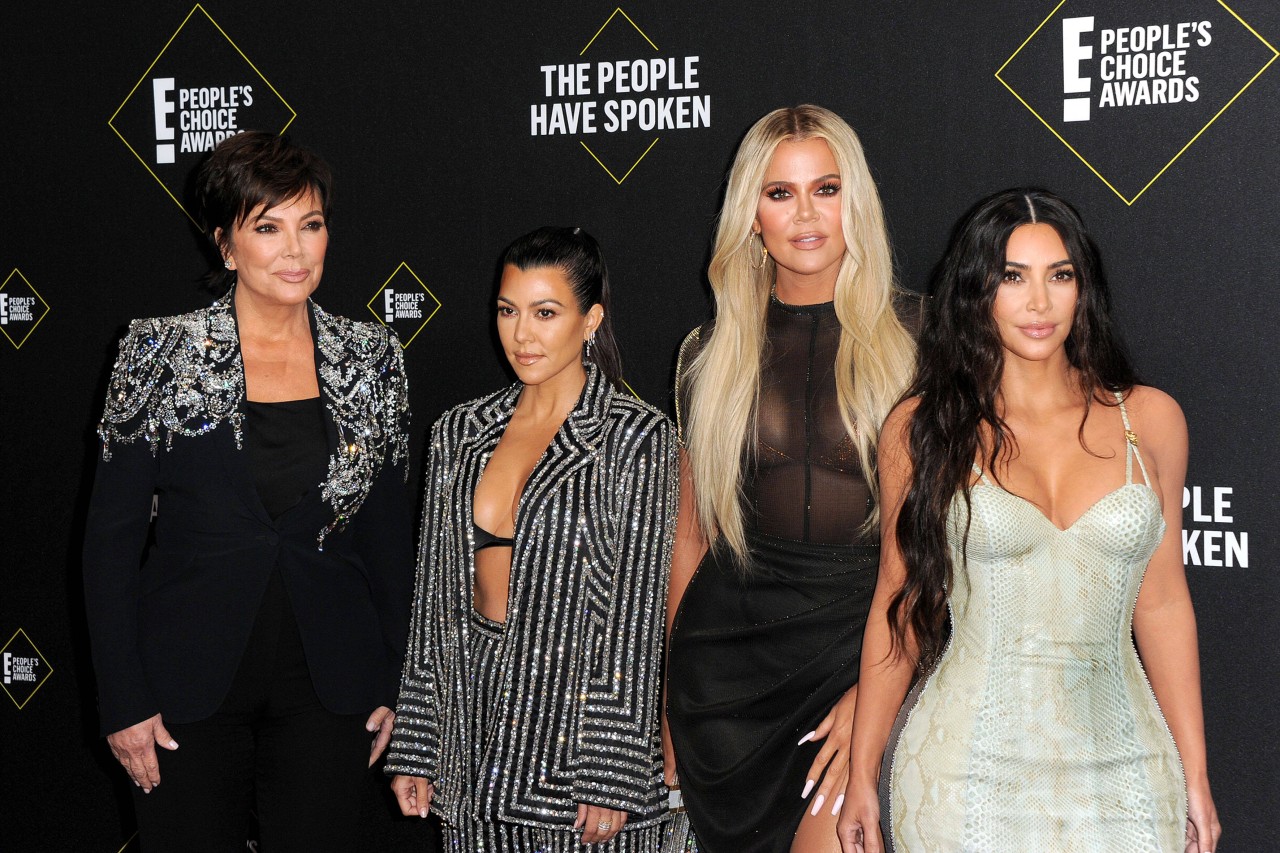 Kris Jenner (1.v.l.) mit ihren Töchtern Kourtney, Khloé und Kim Kardashian (v.l.n.r.).