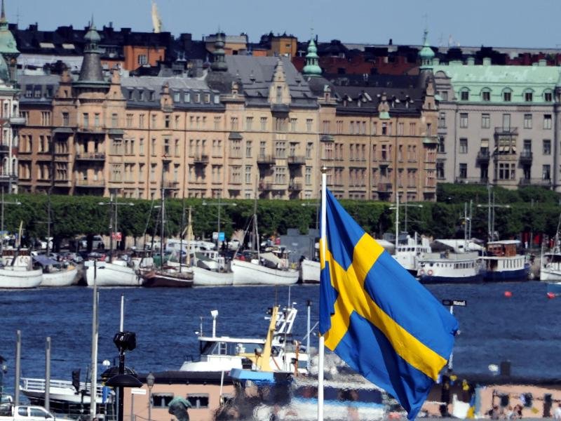 Keine begrenzten Öffnungszeiten und Abstandsregeln mehr: Schweden verabschiedet sich von den meisten Corona-Beschränkungen.