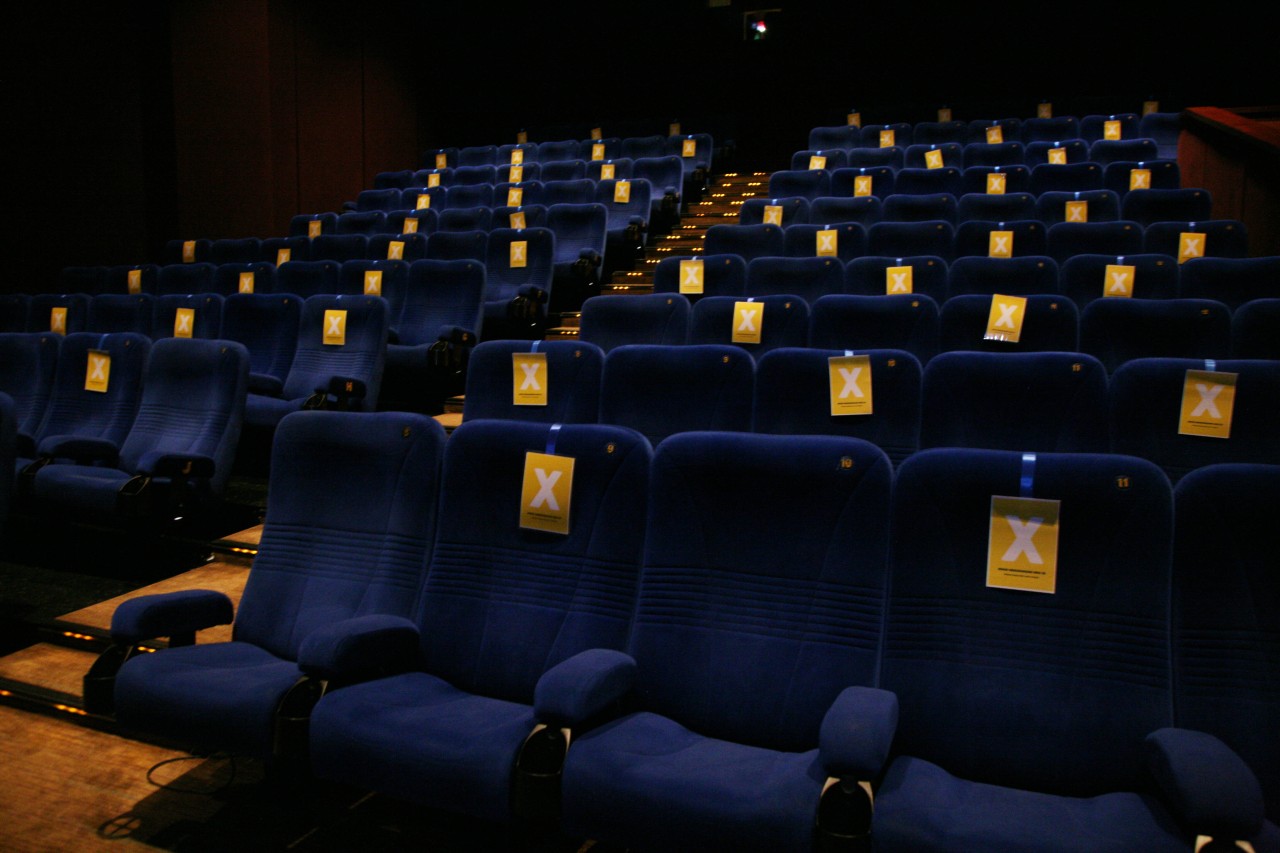 Eine Frau hat sich ziemlich über das Corona-Konzept in einem Oberhausener Kino gewundert. (Symbolfoto)
