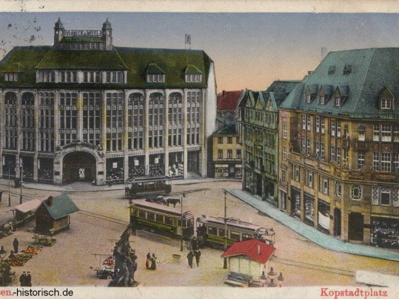 Vor dem Zweiten Weltkrieg spielte der Kopstadtplatz als Marktplatz eine wichtige Rolle. Früher verkehrte auch hier noch die Straßenbahn. 