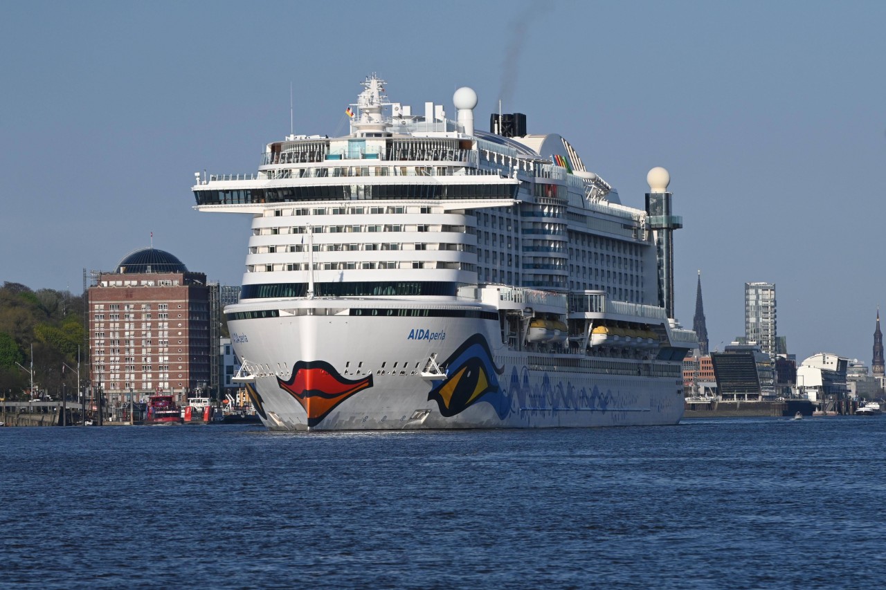 Kreuzfahrt: Eine Gruppe an Bord eines Aida-Dampfers fällt auf. (Symbolbild)
