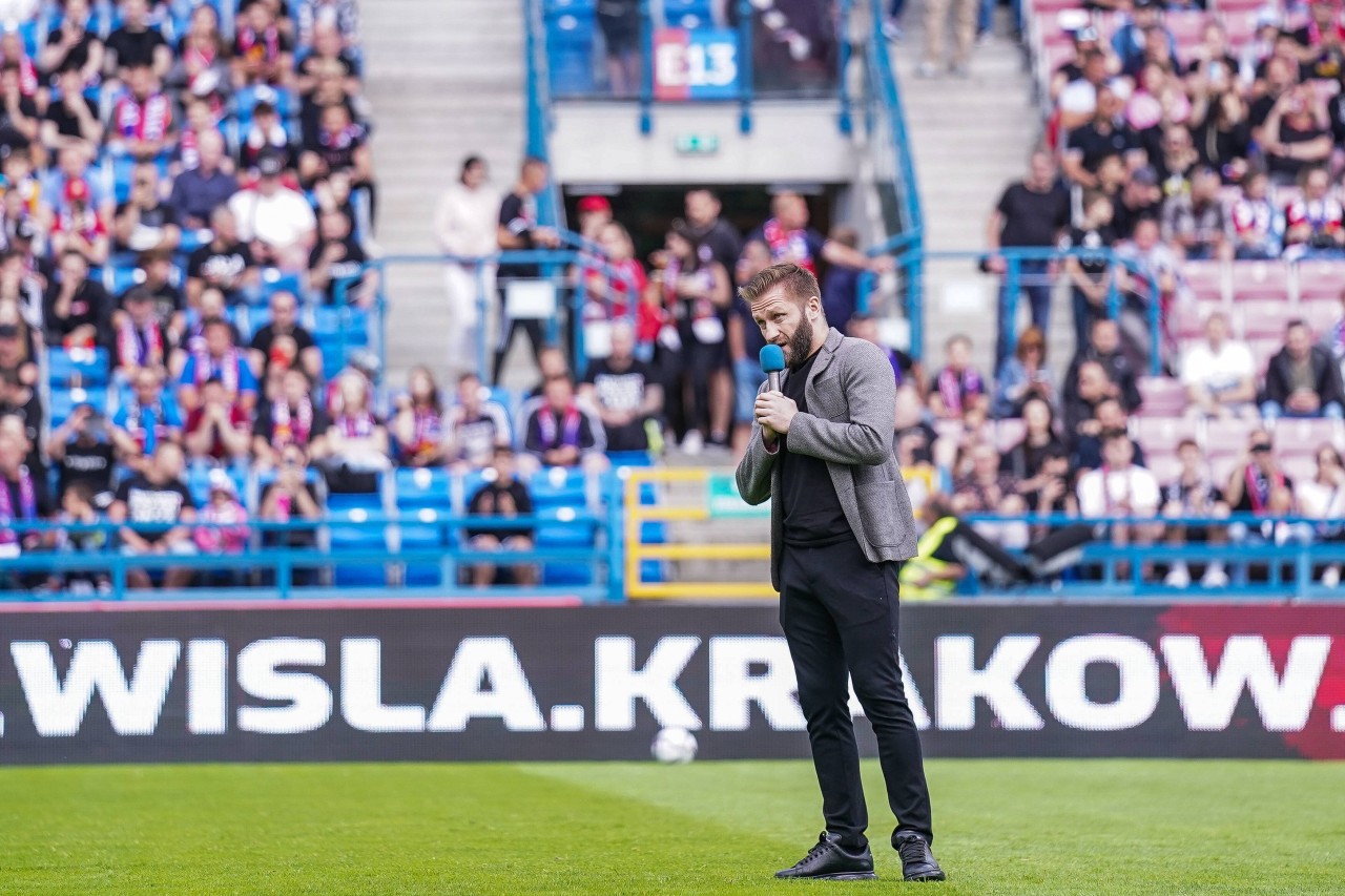  Jakub „Kuba“ Blaszczykowski bei seiner Rede an die Fans von Wisla Krakau.