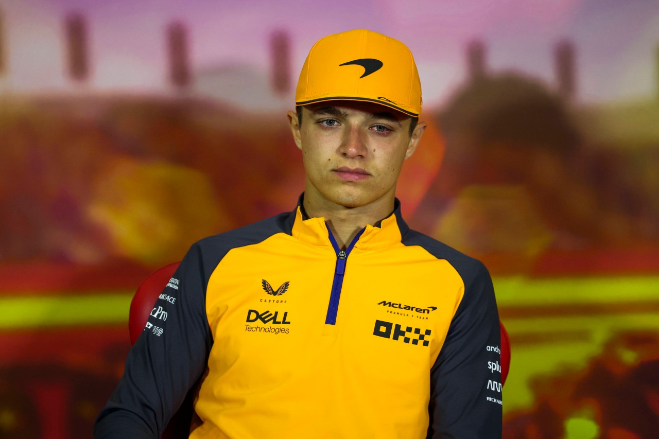 F1-Pilot Lando Norris wirkt angeschlagen. F1-Pilot Lando Norris wirkt angeschlagen.