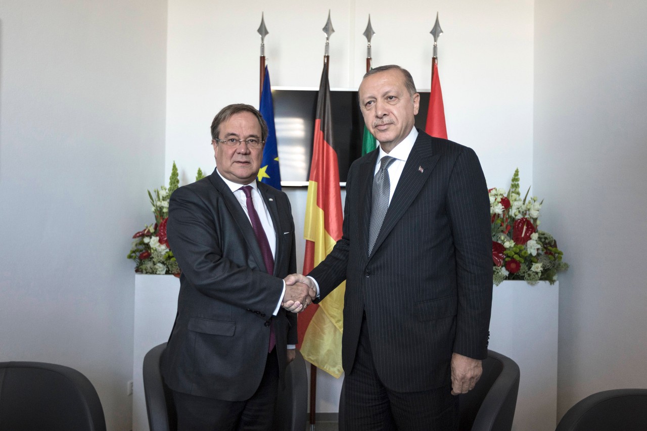 CDU-Kanzlerkandidat Armin Laschet empfängt als NRW-Ministerpräsident am 29. September 2018 den türkischen Staatspräsidenten Recep Tayyip Erdogan. (Archivfoto)
