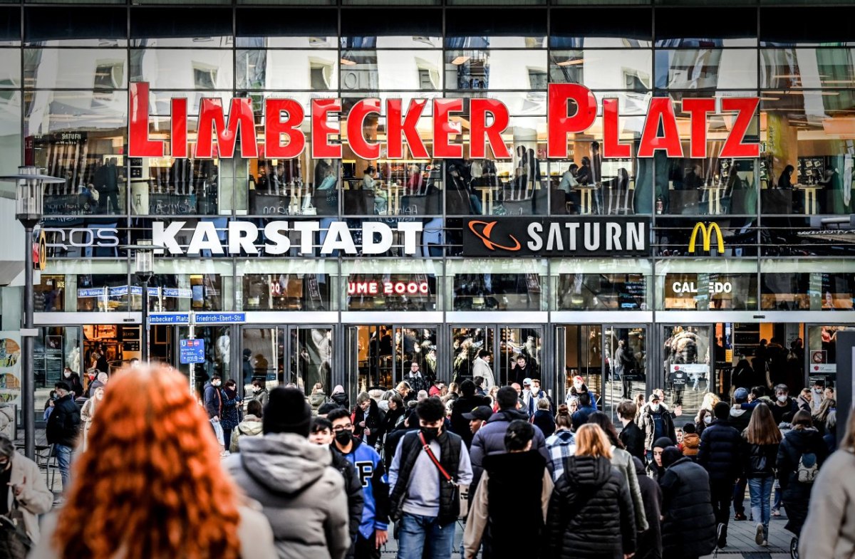 Limbecker Platz in Essen.jpg