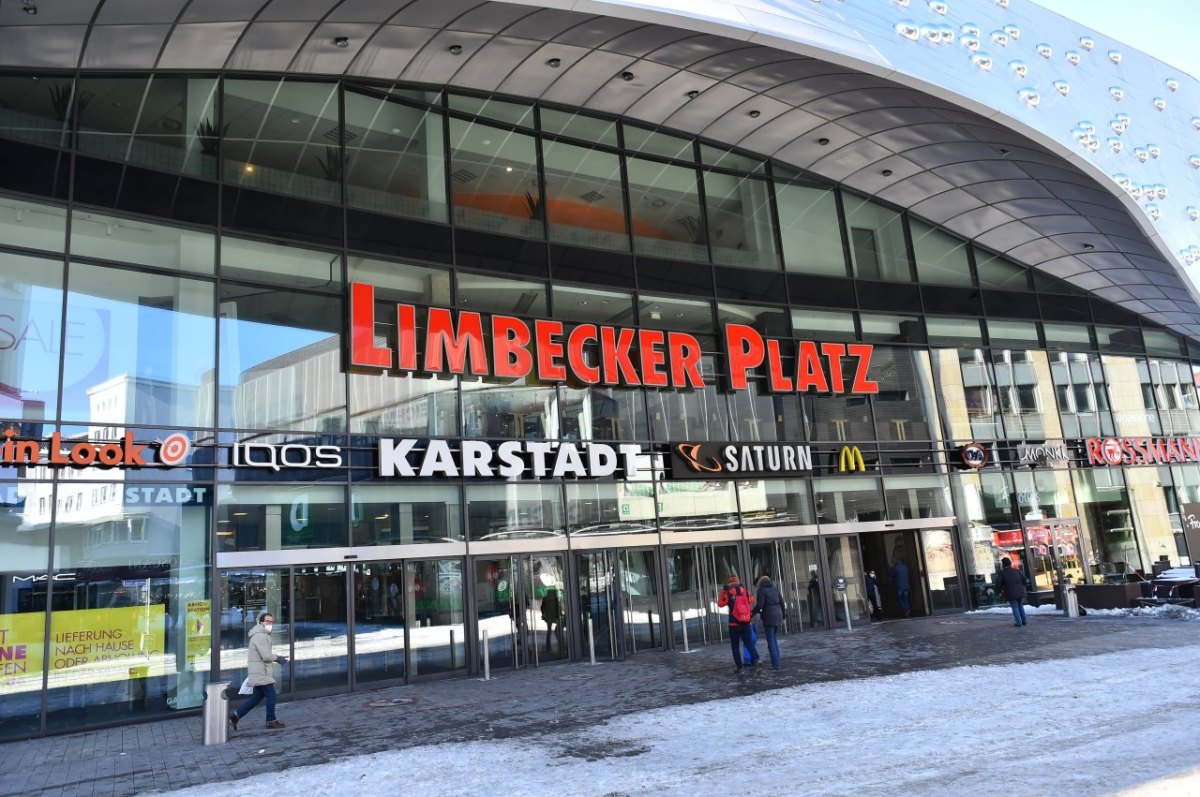 Limbecker Platz in Essen.jpg