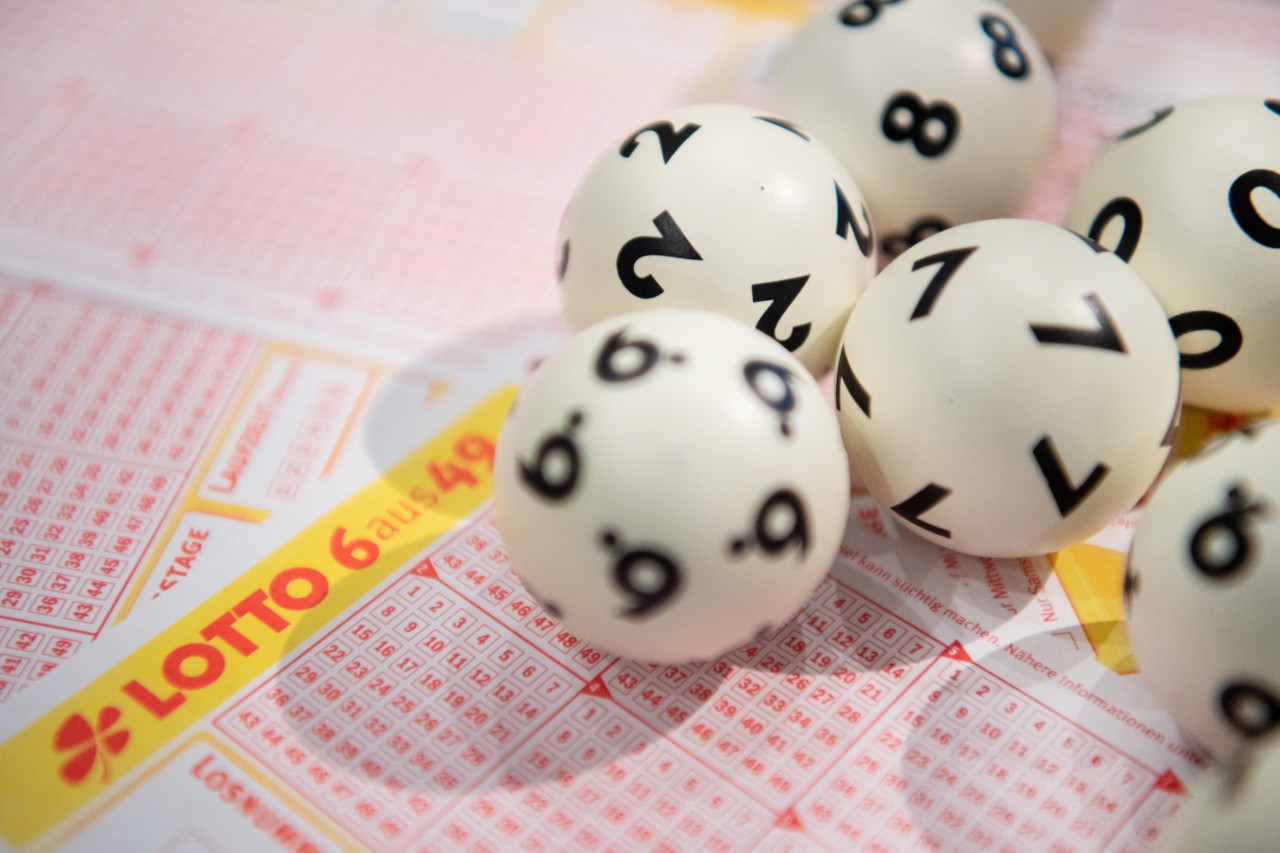 Eine Frau aus den USA hat im Lotto gewonnen. Und das Los kaufte sie nur wegen eines Details. (Symbolbild)