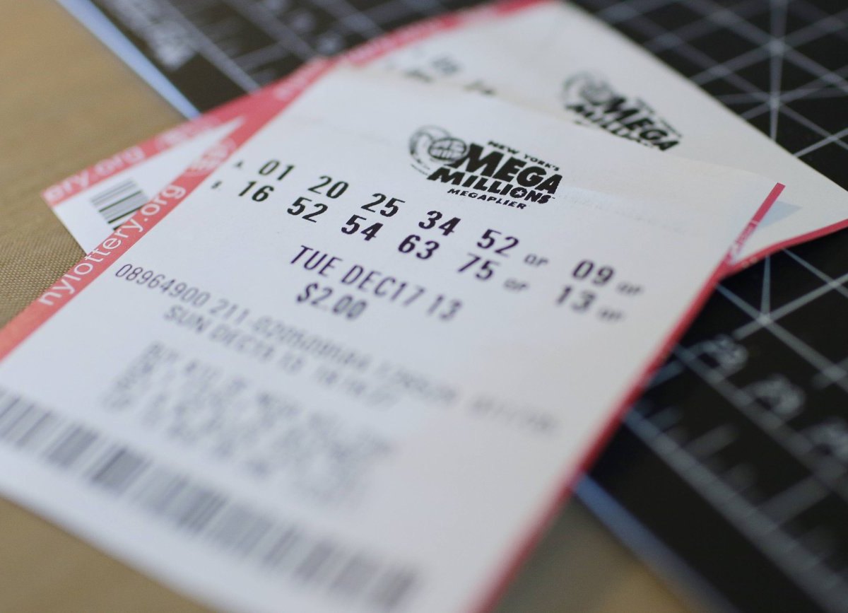 Lotto: Irre! Glückspilz kauft in Pizzabude Los - das verändert sein Leben für immer
