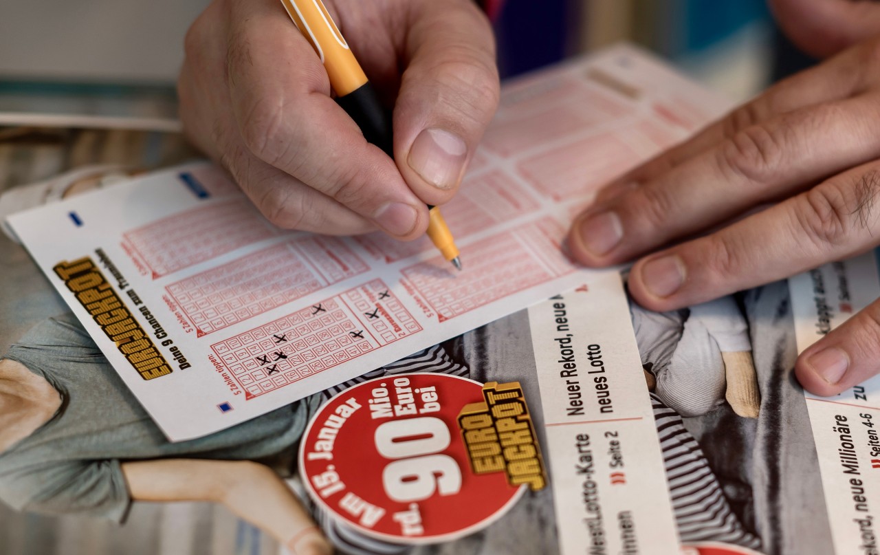 Ein Lotto-Spieler hat den Eurojackpot gewonnen - doch es gibt einen Haken. (Symbolbild)