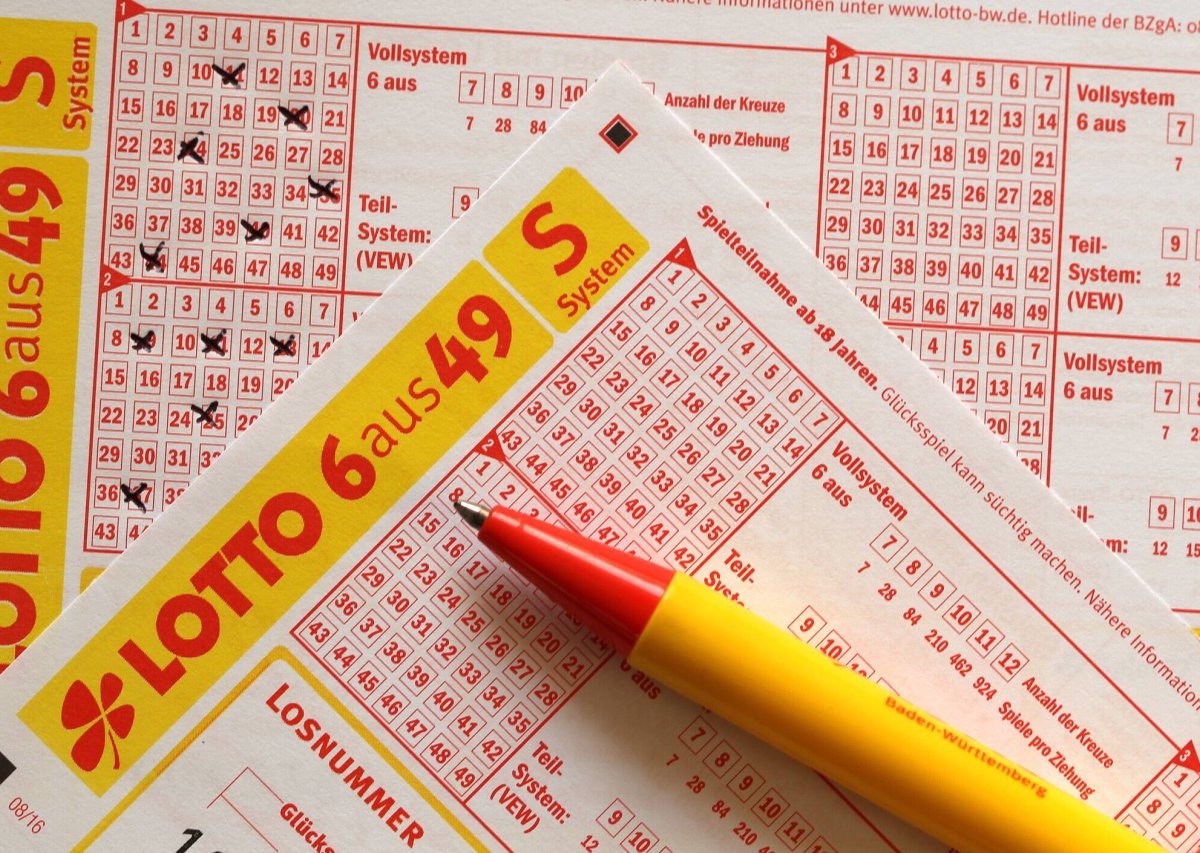 Lotto: Mann nimmt aus Versehen zweimal an Glücksspiel teil – was dann passiert, ist unglaublich
