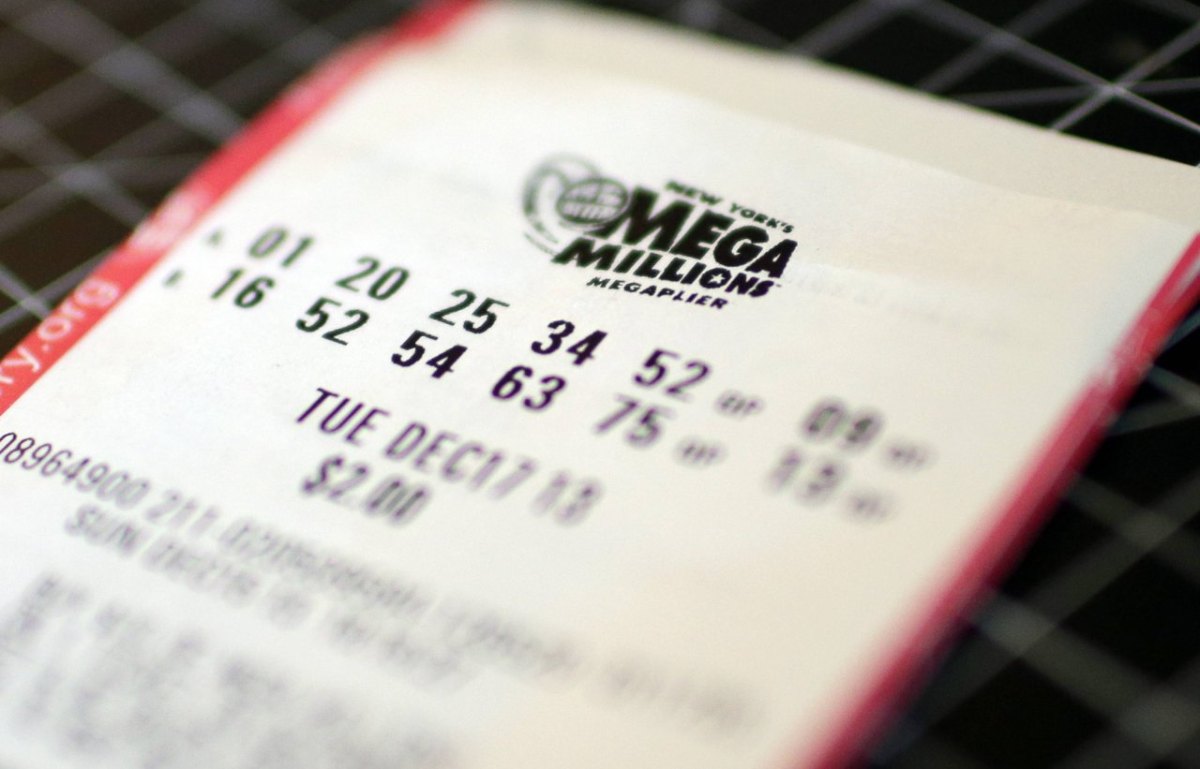Lotto: Paar gibt zwei Scheine mit identischen Zahlen ab – was dann passiert, ändert ihr Leben