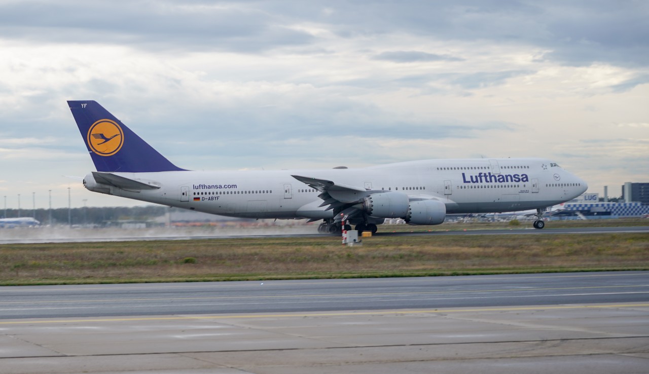 Lufthansa hat einen Plan, wie du schneller ins Flugzeug kommen sollst.
