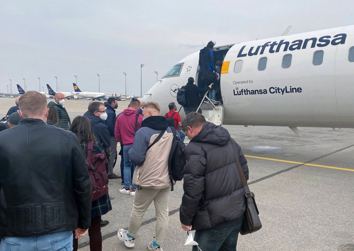 LufthansaRyanair.jpg