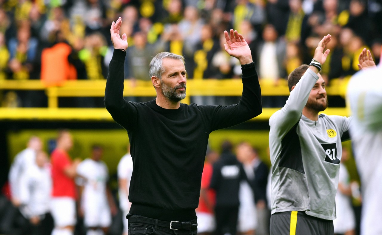 War nach dem Sieg gegen Augsburg nicht komplett glücklich: BVB-Trainer Marco Rose (links)