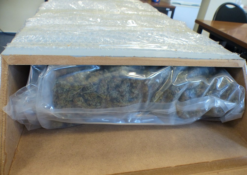 Je 4,5 kg Marihuana verbargen sich in der angeblichen "Möbel"-Lieferung.