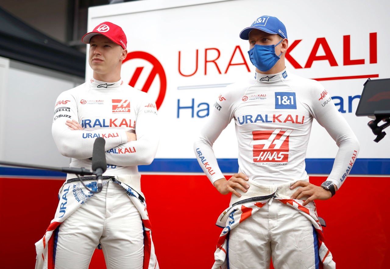 Haas-Kollege Nikita Mazepin landet beim GP in Silverstone vor Mick Schumacher.