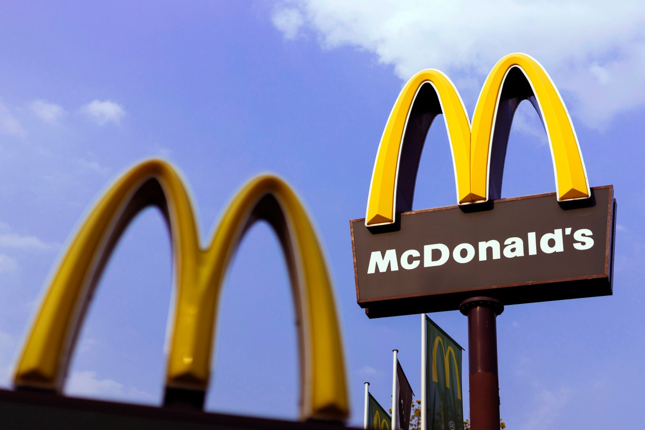 McDonald's wird künftig einiges umstellen, Kunden werden das am Preis bemerken. (Symbolfoto)