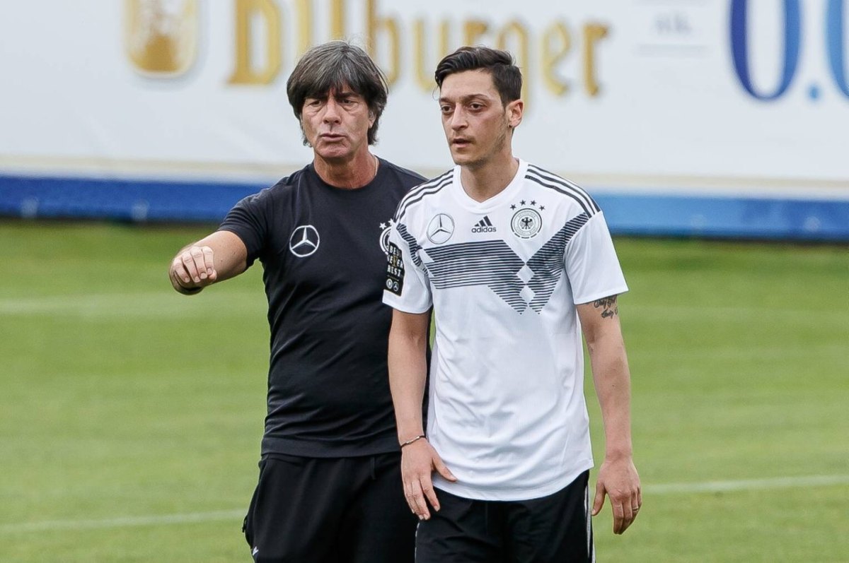 Mesut Özil Joachim Löw
