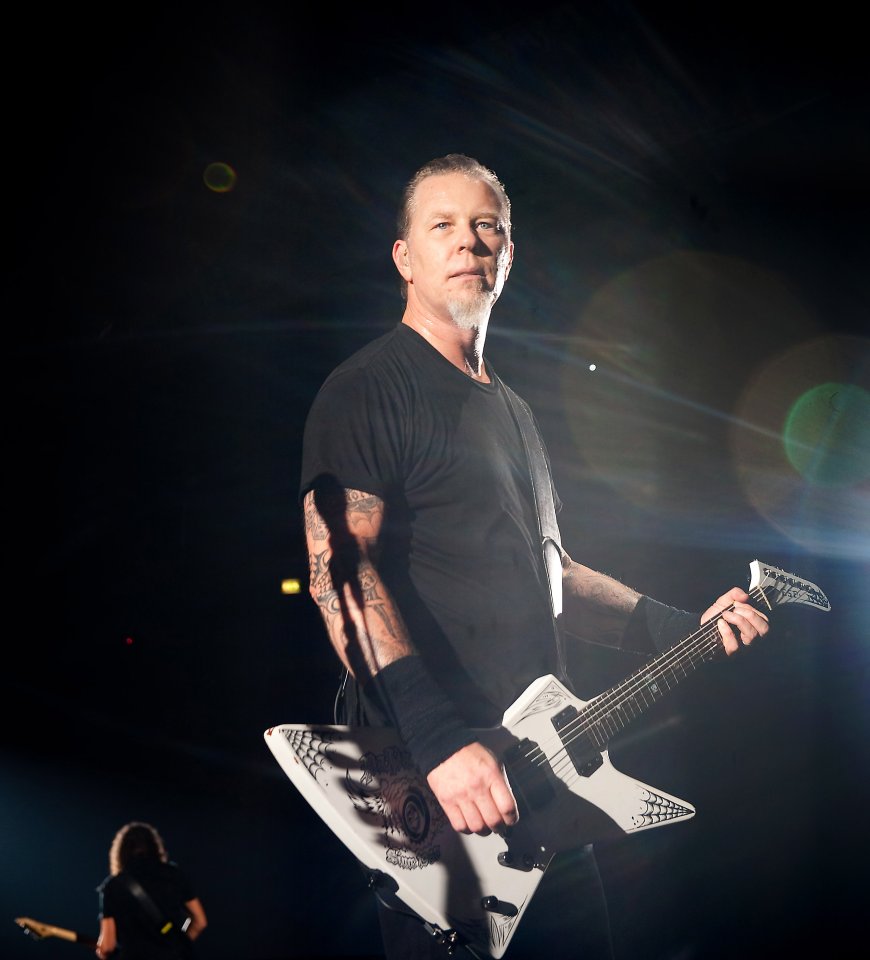 Metallica James Hetfield.jpg
