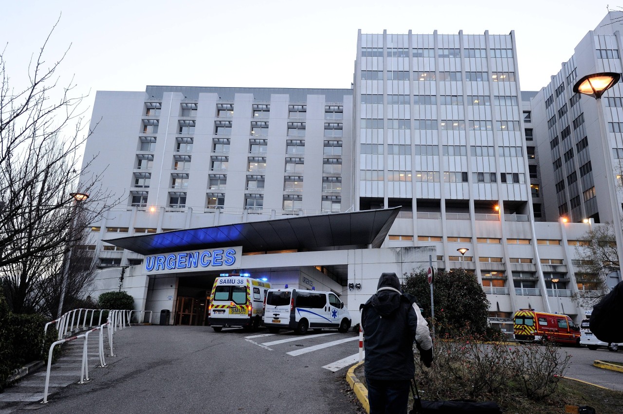 In diesem Krankenhaus in Grenoble wurde Michael Schumacher nach dem Ski-Unfall behandelt.