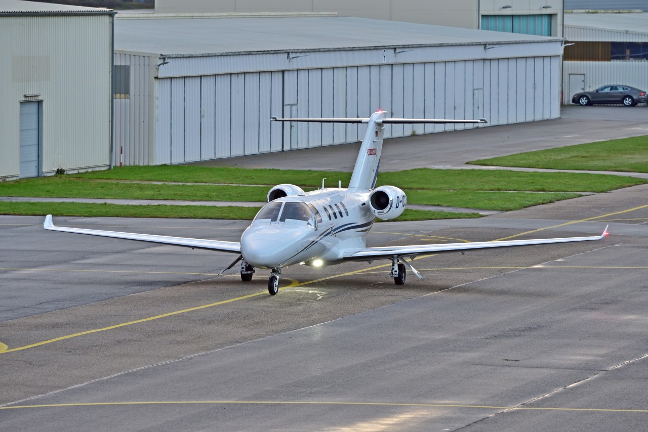 Auffällig viele Privatflugzeuge sollen am Donnerstag die russische Hauptstadt Moskau verlassen haben. 