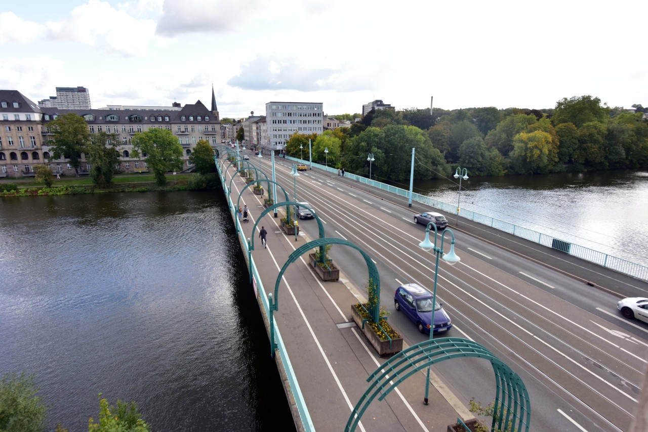 An der Schlossbrücke in Mülheim dürfte dir bald etwas ins Auge stechen. (Archivbild)